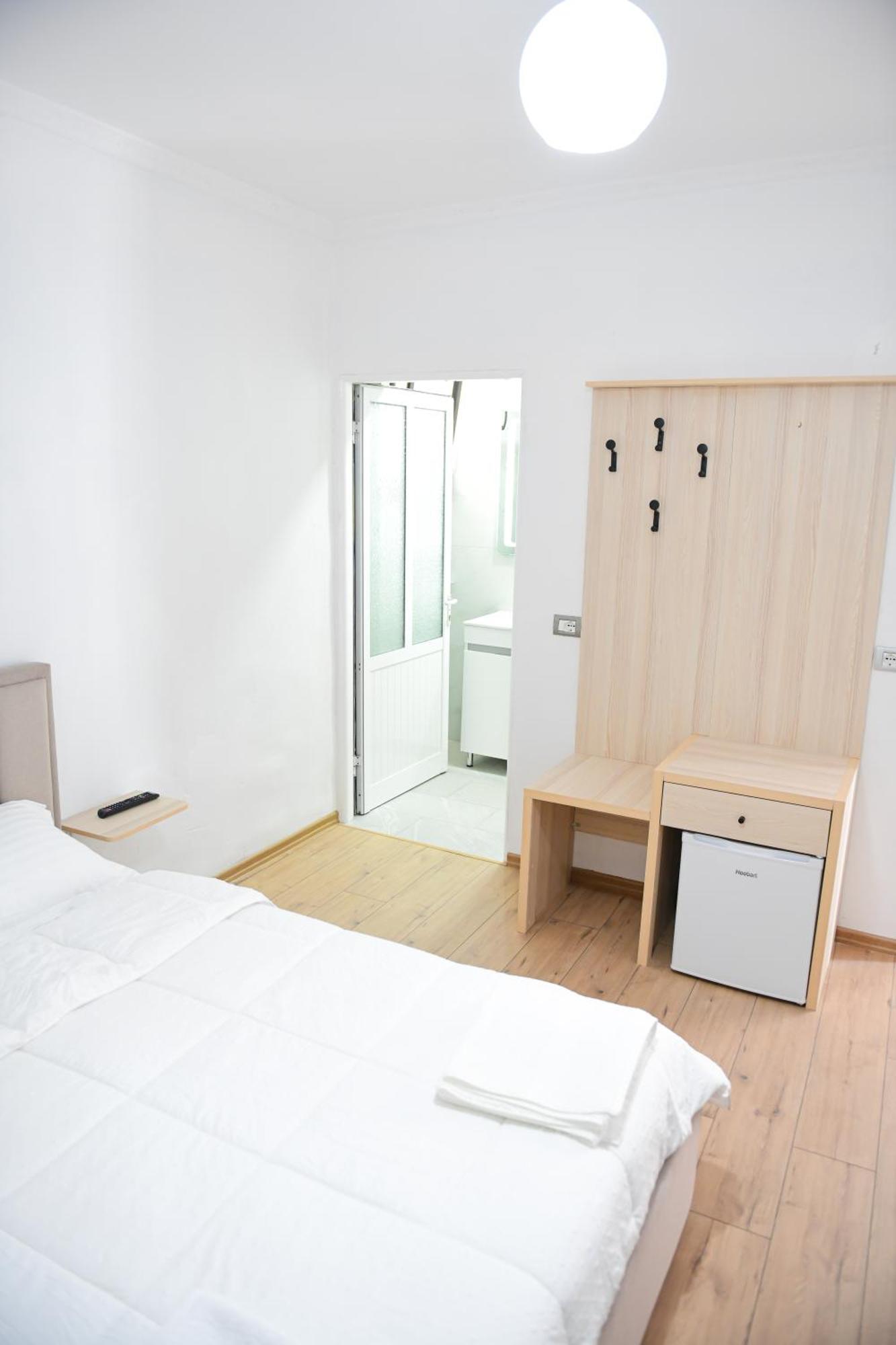 Hotel Villa Edis Берат Экстерьер фото