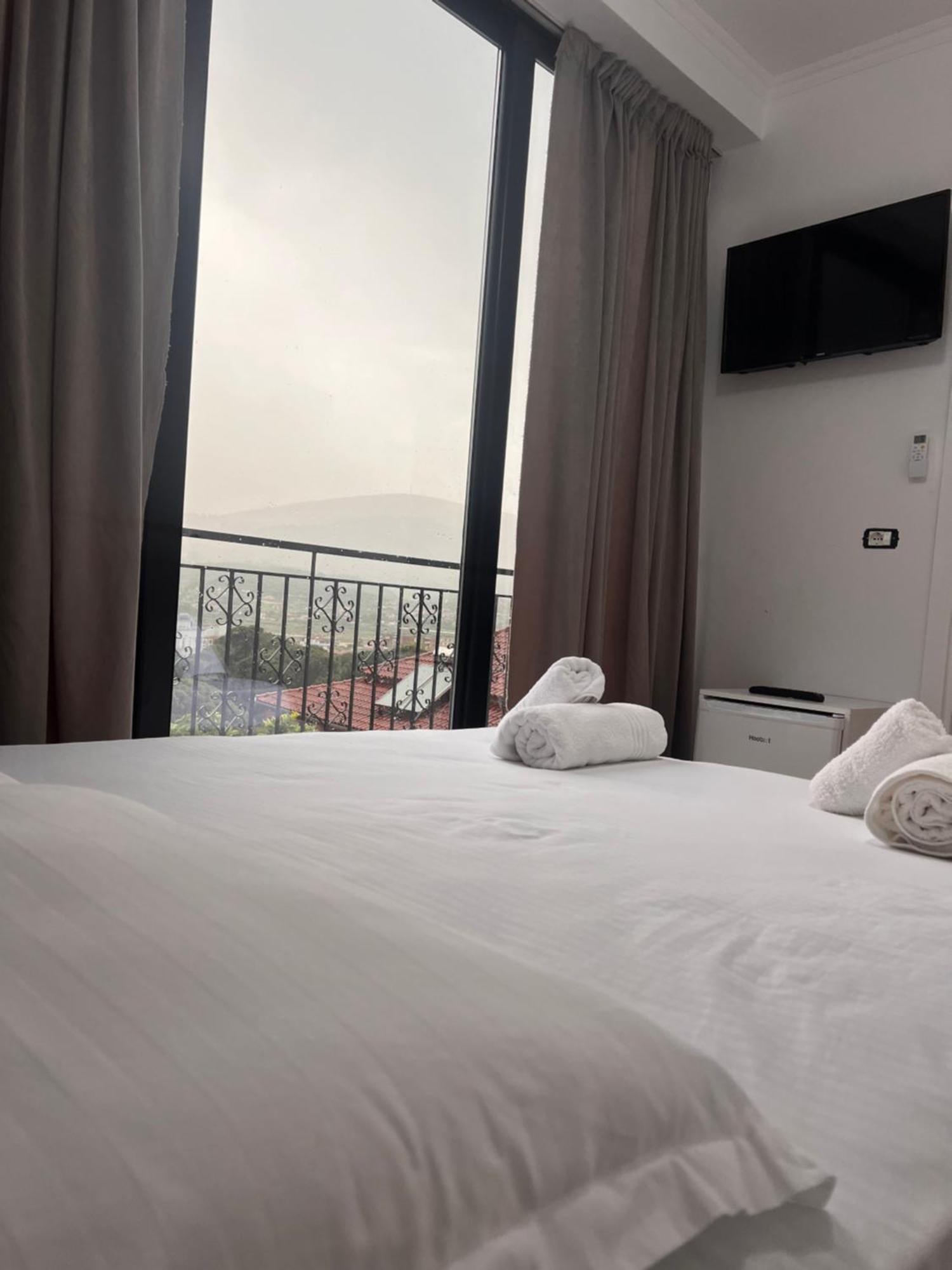 Hotel Villa Edis Берат Экстерьер фото